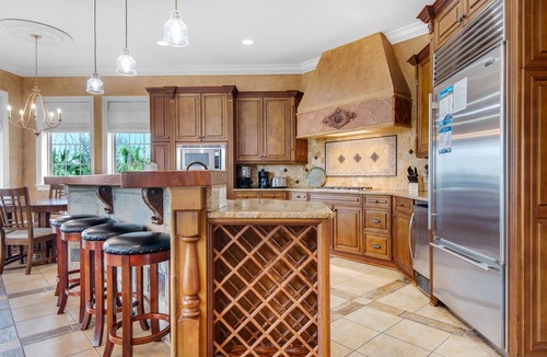 St. Tropez House | 🏖️ Beach Service Included! | 750 ft to Beach | 4 BR | Villa Tuscana