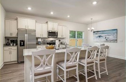 Foley House | Beach - Short Drive - 4 BDR (1K, 3Q); 3 BA; newly constructed house; sleeps 8