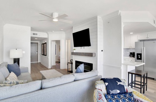 Orange Beach East Condo | Beachfront 1BR + Bunk Alcove @ Phoenix X Sleeps 6 Next to Flora-Bama