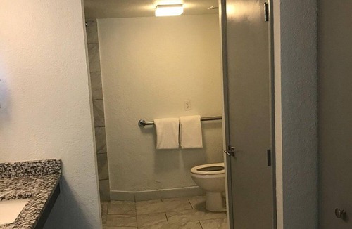 Surfside Hotel | Beachfront 2BR Suite | Pool, Balcony & Ocean View