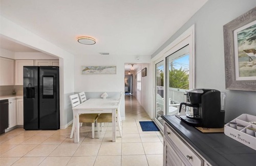 Ilexhurst Condo | Beachfront Balcony, Cozy Escape