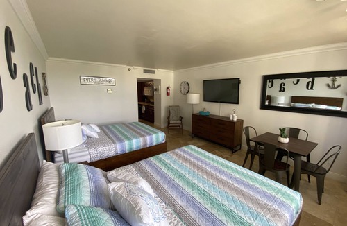 Golden Beach Resort | Beachfront condo in Miami!