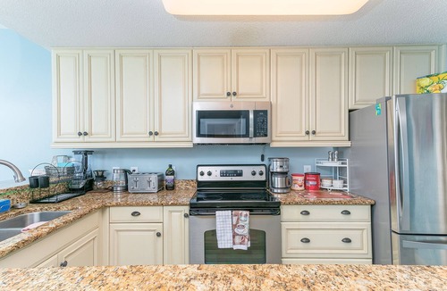 Fort Morgan Condo | BEACHFRONT CONDO IN THE CATALINA TOWER, BEACH CLUB, GULF SHORES!