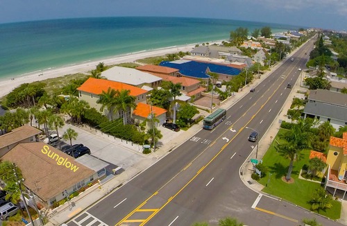 Redington Beach Condo | BEACHFRONT CONDO, SIMPLY AMAZING; FREE WIFI CHAIRS BBQ Pkg