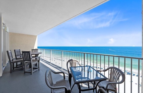 Gulf Shores Condo | Beachfront Condo w/Breath Taking Sunset Views | Pool & Sauna | Sleeps 10