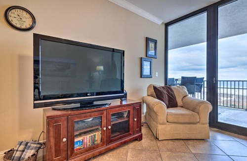 Dauphin Island Apartment | Beachfront Dauphin Island Condo Pool Access!