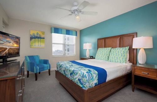 South Island Hotel | Beachfront Memorable Stay! Pool and Free Parking!