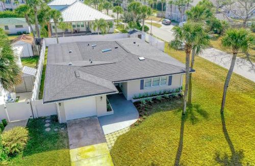 Atlantic Shores House | Beachside snowbird escape with fenced yard & washer/dryer - walk to beach access