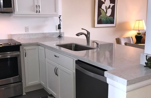Old Naples Condo | Beau Mer Large 1-Bedroom Condo Overlooks Naples Bay - 0.5 Mile Walk to Downtown!