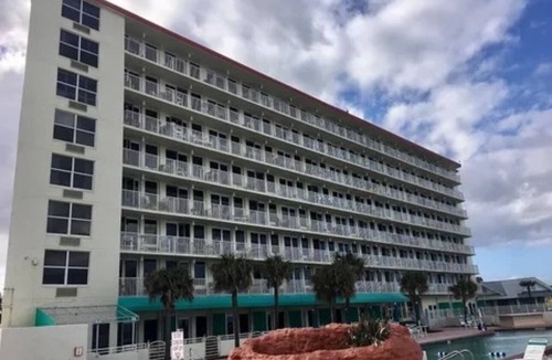 Lenox Park Condo | Beautiful 1-private bedroom ocean front condo in enjoyable Daytona Beach