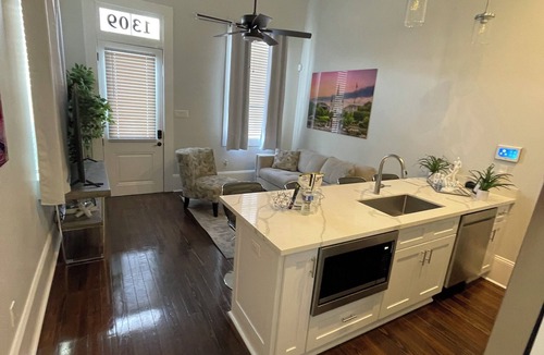 South 7th Ward House | Beautiful 1bed House with patio walk to French Q and Bourbon St.