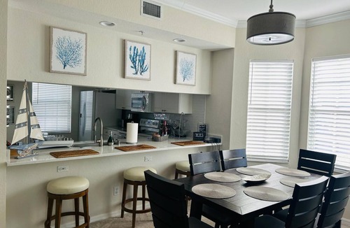 Bonita Shores Condo | Beautiful 2/2 condo within a 5 min drive to Bonita & Barefoot Beach.