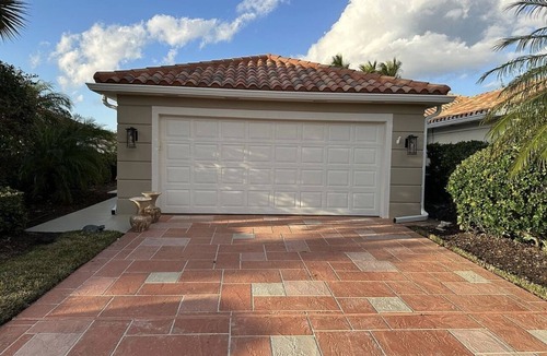 Village Walk Villa | Beautiful 2/2 in village walk of Naples with 2 car garage and huge lanai space