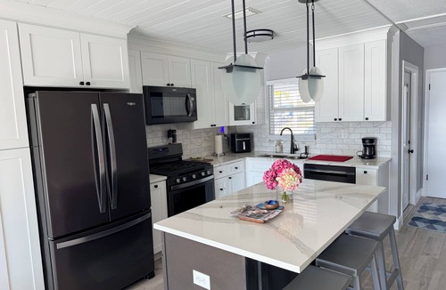 Flor-a-mar House | Beautiful 2 bedroom/2 bath waterfront home in the pristine Gulf Harbors.