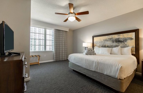 Seabreeze Historic District Resort | Beautiful 2-Bedroom Deluxe Suite in Beautiful Daytona Beach!