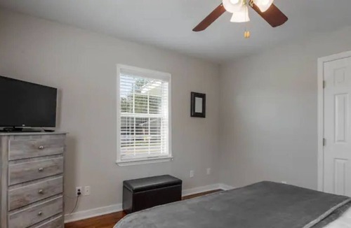 Tuscaloosa Cottage | Beautiful 2 bedroom Cottage minutes from UA!