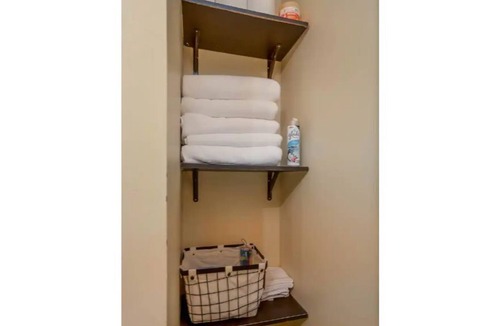 Tuscaloosa Cottage | Beautiful 2 bedroom Cottage minutes from UA!