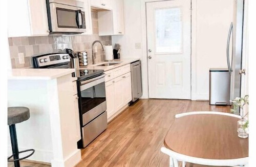 Homewood Condo | Beautiful 2BR Condo in Homewood next to SOHO