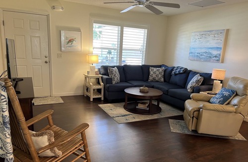 Lynnhaven House | Beautiful 3/2 Home W/Golf Cart, BBQ grill & Wifi! CALL FOR YOUR GETAWAY!