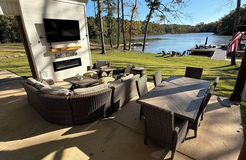 Jacksons' Gap House | Beautiful 4-bedroom Lakefront Retreat Located in Peaceful Cove at Lake Martin!