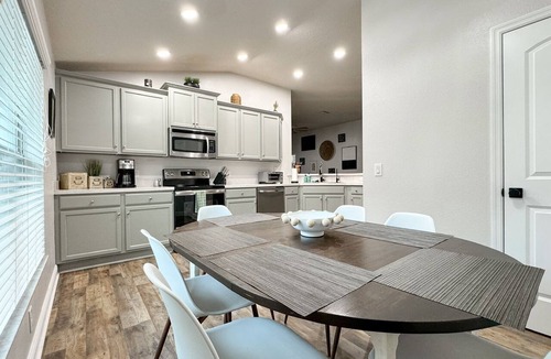 Balm House | Beautiful 4-bedroom house with AC in Wimauma