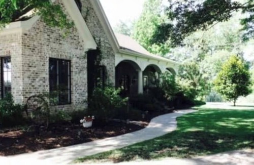 Scooba House | Beautiful 4 bedroom house on Bass Lake