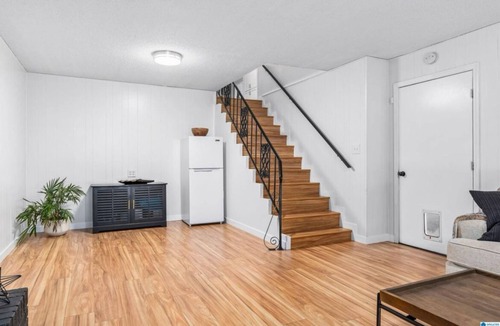 Hoover House | Beautiful 4 Bedroom Minutes from Hoover Met!