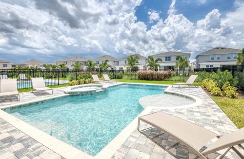 Bay Lake Villa | Beautiful 5 Star Villa with Private Pool on the Prestigious Encore Resort at Reunion