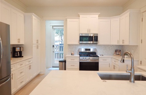 Lakeside at Blue Mountain Beach House | Beautiful Beach house, sleeps 10, 7 min. walk to beach, pool, restaurants