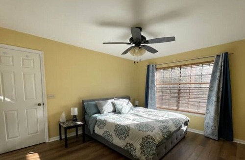 Alachua Condo | Beautiful condo in gated golf community with balcony water view!