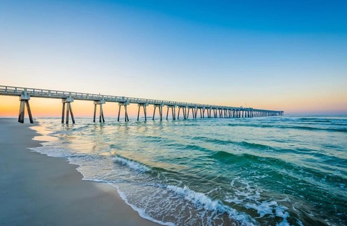 El Centro Beach Apartment | Beautiful condo located on the beach - close to attractions pool & Hot tub