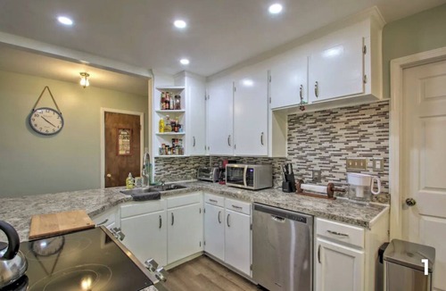 East Hill House | Beautiful East Hill 3bdr 2bath , PET FRIENDLY, 5 min to Pensacola beach