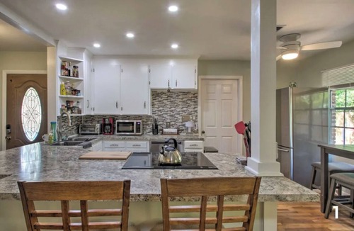 East Hill House | Beautiful East Hill 3bdr 2bath , PET FRIENDLY, 5 min to Pensacola beach