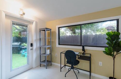 Coral Way Villa | Beautiful, fully furnished 2bed 1bath house - 5 minute walk to Miracle Mile Downtown Coral Gables