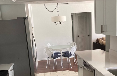 Park Shore House | Beautiful Home /Pool/ Walk to Private Beach/ Venetian Village