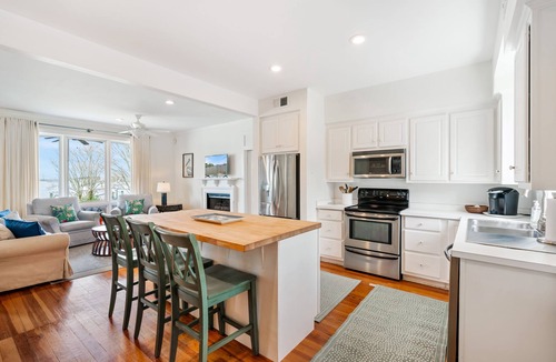 Dauphin Island House | Beautiful home with gorgeous bay view!
