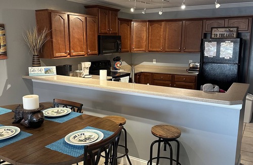 Alexander City Condo | Beautiful Lake Views