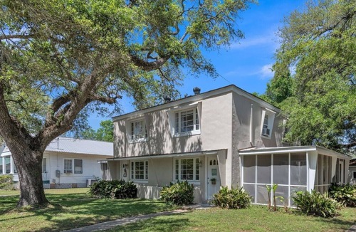 Old Town House | Beautiful Location! Half a Block to Beach and 4 Blocks to MAIN STREET!