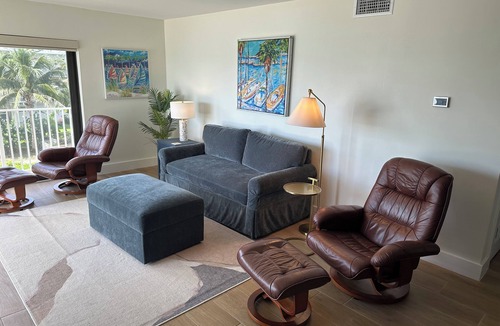 Central Beach Condo | Beautiful Ocean Views, Footsteps from the Beach! Cozy 2-bedroom Vero Beach Condo