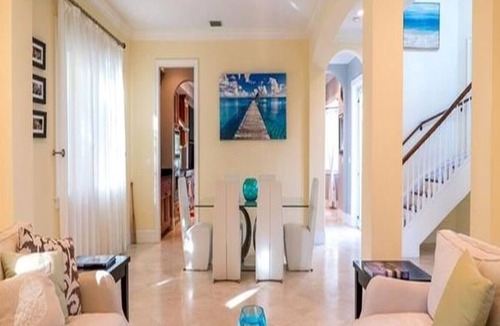 Victoria Park House | Beautiful Paradise Beach House Heated Pool Close to Beach Disinfected Sanitized