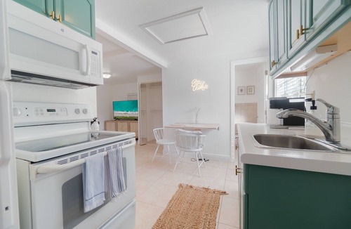 Southwest Cottage | Beautiful Private Costal Cottage -10 minutes from prestigious beaches & downtown