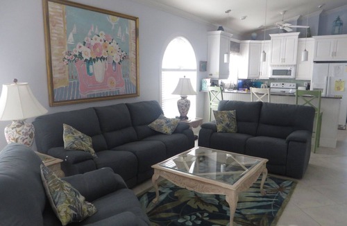 Naples Park House | Beautiful Refurbished Saltwater Pool. One-half mile walk to Vanderbilt Beach