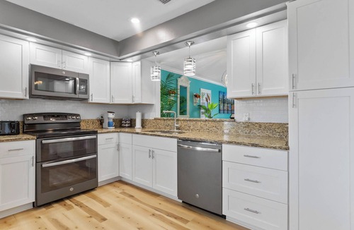 Buena Ventura Lakes House | Beautiful Retreat Near MCO and Theme Parks with FREE Heated/Chilled Pool!