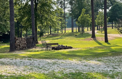 Coker House | Beautiful Rural Setting ~ 1 bed/1bath ~ Sleeps 6 ~ Convenient to Tuscaloosa
