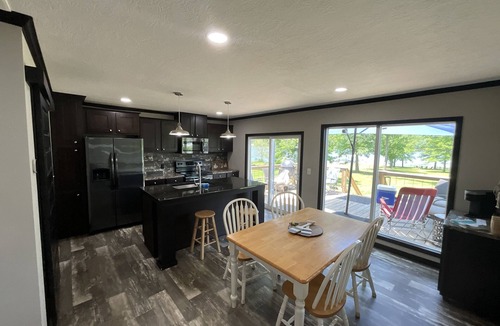 Crane Hill House | Beautiful Smith lake Home on a lazy sloping lot! No Stairs to the water!