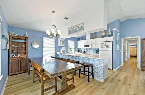 Villa Primera House | Beautiful Sound Front Home w/Private Saltwater Pool, Tiki Bar & Pier!