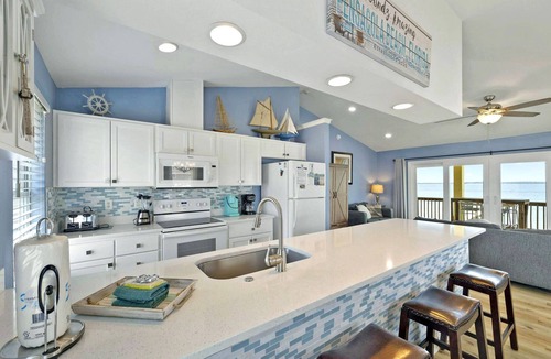 Villa Primera House | Beautiful Sound Front Home w/Private Saltwater Pool, Tiki Bar & Pier!
