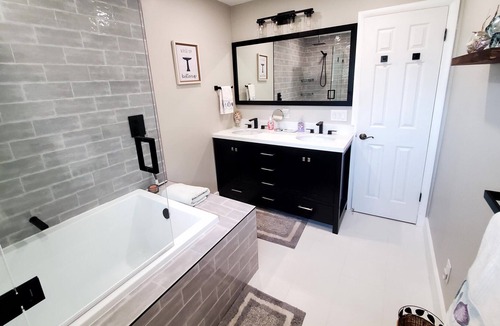 Garden Isles House | Beautiful South FL Oasis. 2/2 Charming Home with pool. 3 miles from the beach.