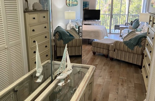 Vanderbilt Beach Condo | Beautiful Vanderbilt Beach Condo Just Steps To The Beach!