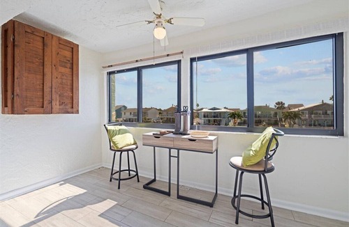 Indian Rocks Beach Condo | Beautiful Waterfront Condo, 3 bedroom 2 bath, 8 min walk to the beach
